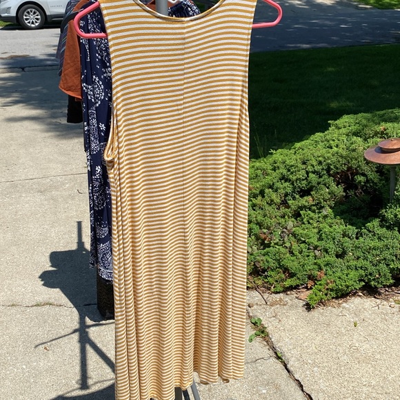 Old Navy gold and white stripe dress - Picture 2 of 3